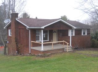 14 Rebecca Ln, Fayetteville, WV 25840