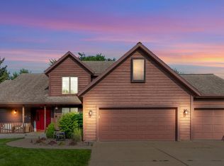 3917 Birch Crest Ln, Eau Claire, WI 54701