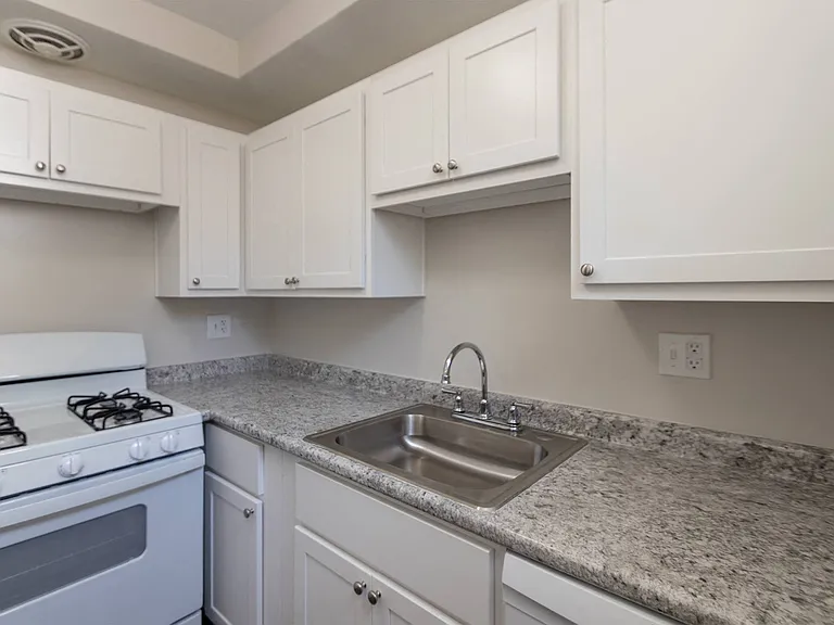 Colonial Ridge — Photo 3
