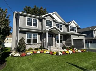 526 Park Avenue, Merrick, NY 11566