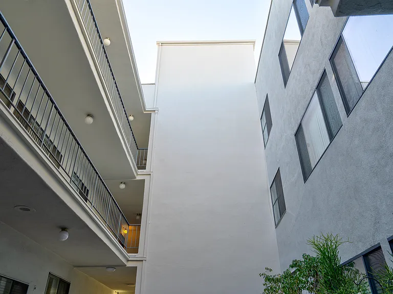 134 S Elm Dr #104 — Photo 27