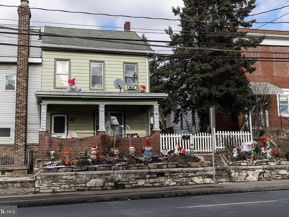 1st image of 214 Center Ave