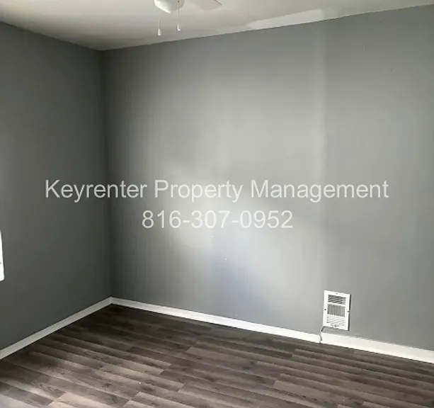 5115 Woodland Ave — Photo 3
