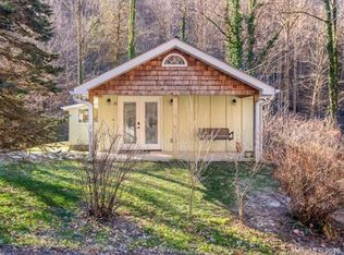 347 Blackberry Inn Rd, Weaverville, NC 28787