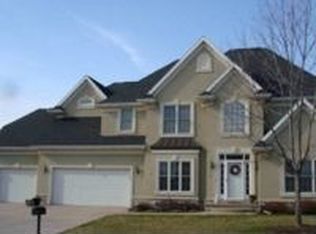 4 Aster Ct, Bloomington, IL 61704