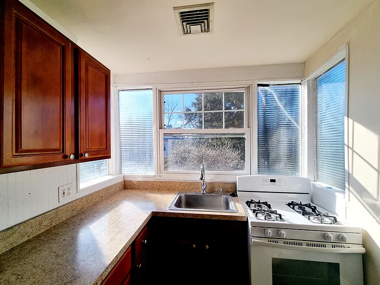 7845 Montgomery Ave #7 — Photo 30