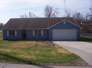 106 W Swenson Dr, Savannah, MO 64485