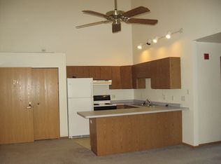 1227 Commonwealth Dr #12, Fort Atkinson, WI 53538