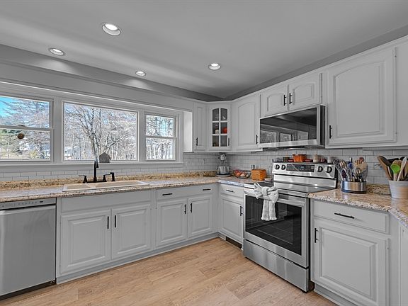 5th image of 6 Cutler Rd