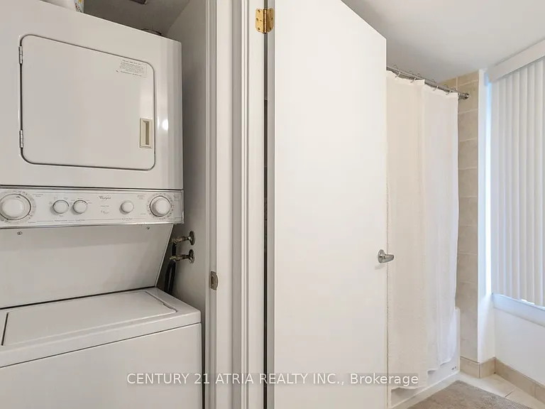 210 Victoria St #807 — Photo 14