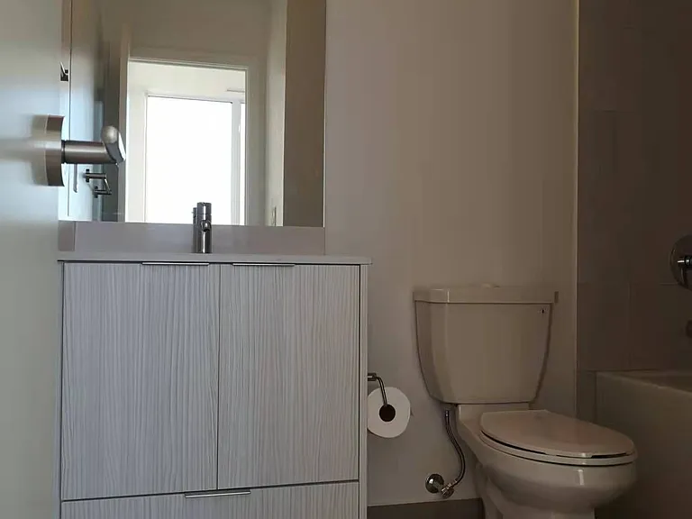 36 Manor Rd E #710 — Photo 11