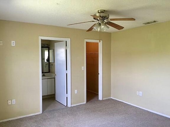 5th image of 303 Jacksonville Ct