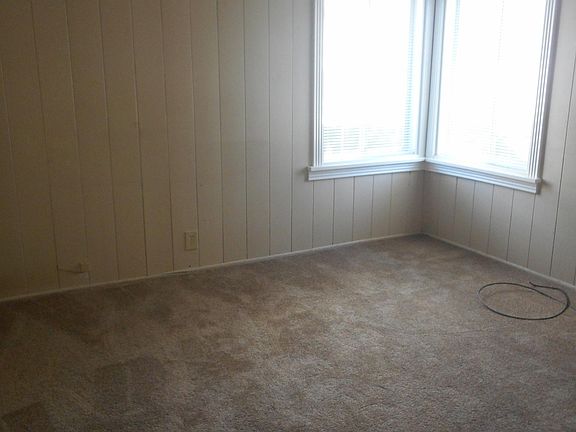 5th image of 21607 E Cliff Dr
