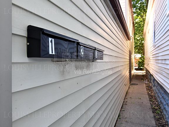 2nd image of 715 M St #2