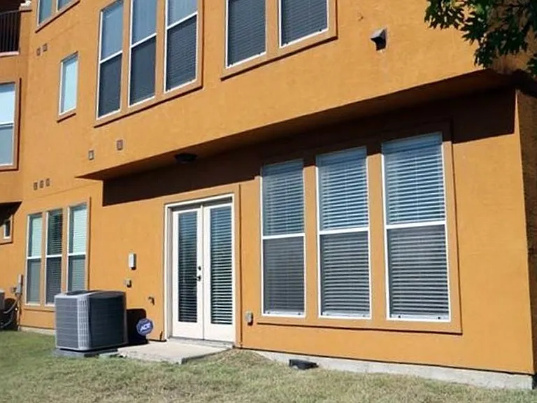 2655 Venice Dr #4 — Photo 3