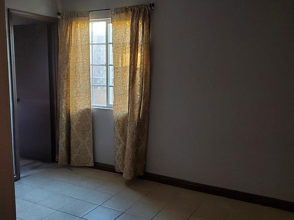 5th image of 709 E D St