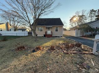 24 Maple St, Spotswood, NJ