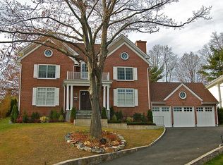 141 Wyndcliffe Rd, Scarsdale, NY 10583