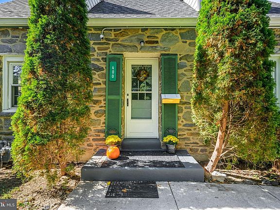 2nd image of 400 Witley Rd