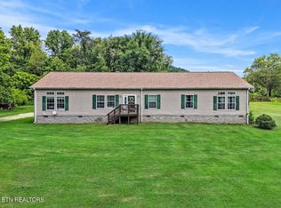 1914 Old Chilhowee Rd, Seymour, TN 37865