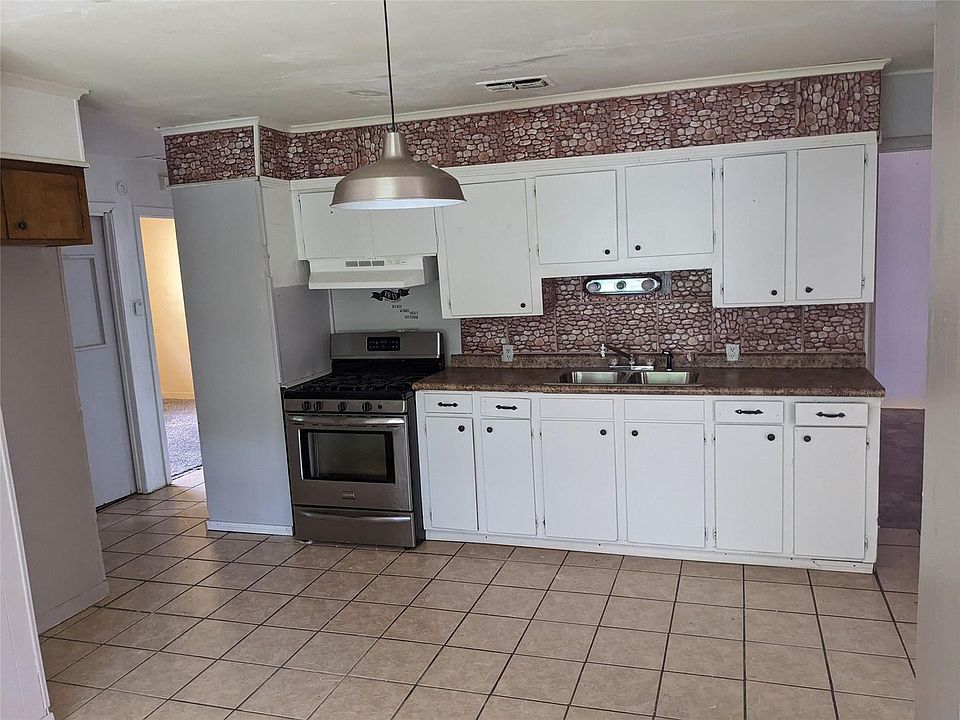 2nd image of 5213 Ellison St