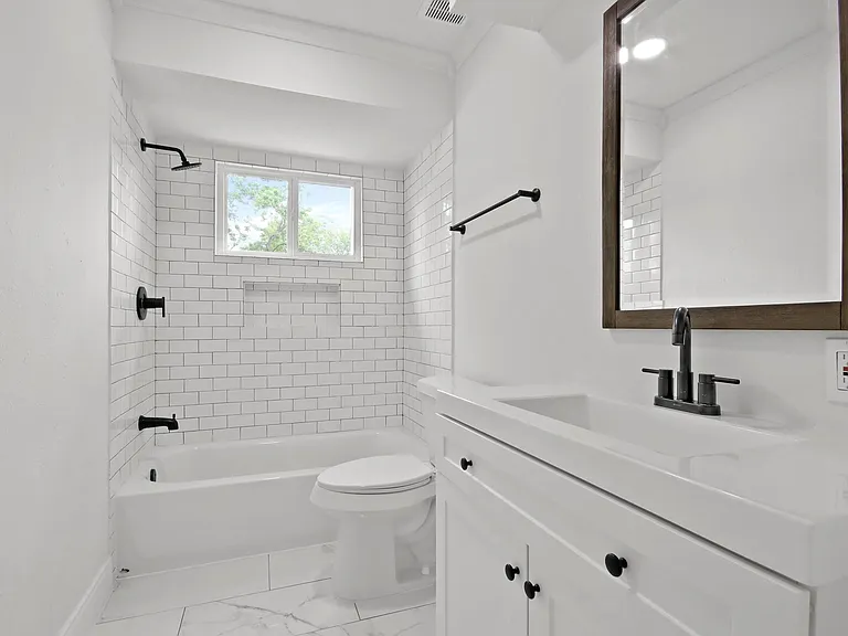 14527 Duncannon Dr — Photo 16