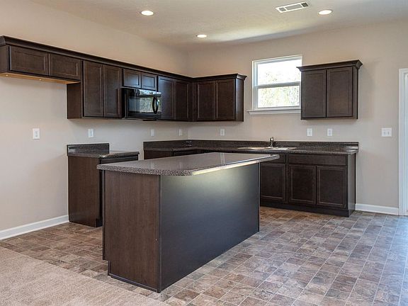 5th image of 1013 Trevino Pl