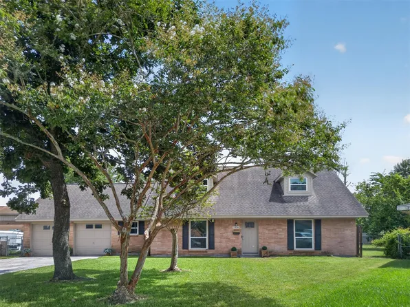 1406 Cedarbrook Ct, Seabrook, TX 77586