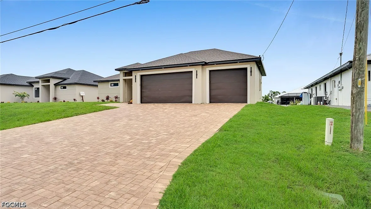 3 bed, 3.0 bath, 1868 sqft, $3,200 — Photo 2