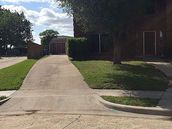 4th image of 5612 Lee Hutson Ln