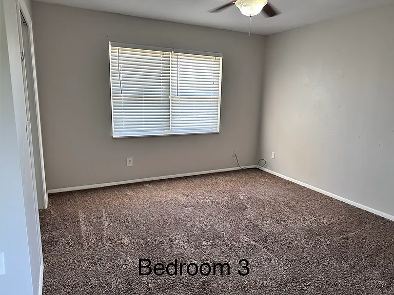 4200 E Interstate Highway 35 Frontage Rd — Photo 12
