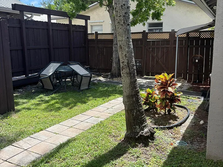 1715 Buchanan St #REAR — Photo 3