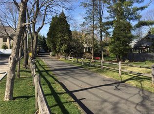 30 E Maple St, New Canaan, CT