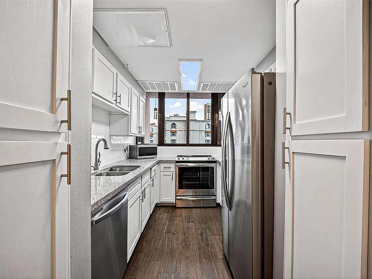 5150 Hidalgo St #402 — Photo 27