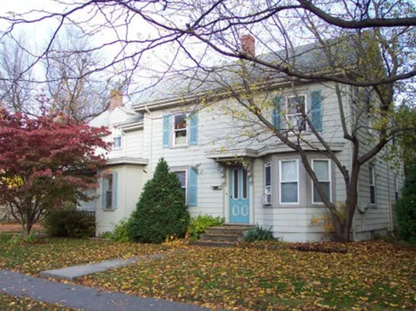 136 Hillside Ave, Needham, MA 02494