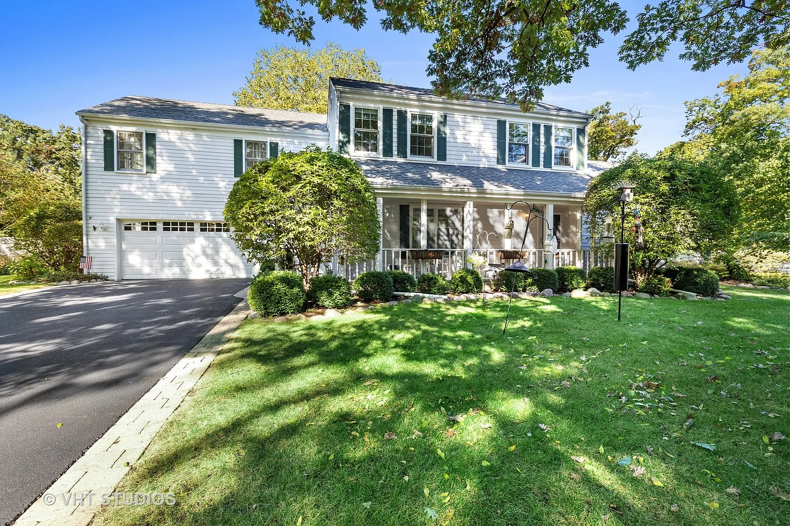 560 Gurney Ave photo 1