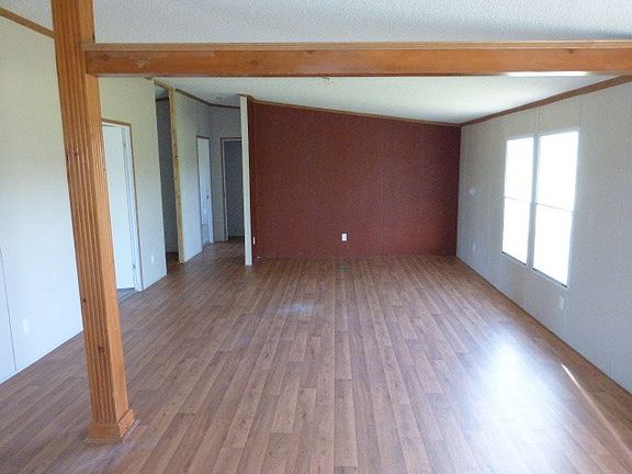 5th image of 200 Deer Valley Ln
