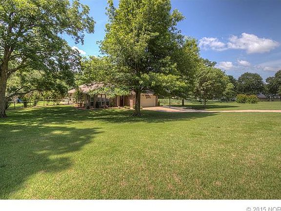 2nd image of 7526 Royalwood Way