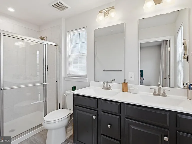 Owner's Bathroom