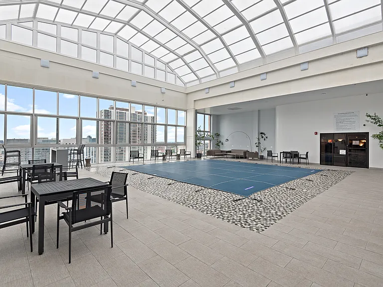 1221 N Dearborn Pkwy #806S — Photo 12