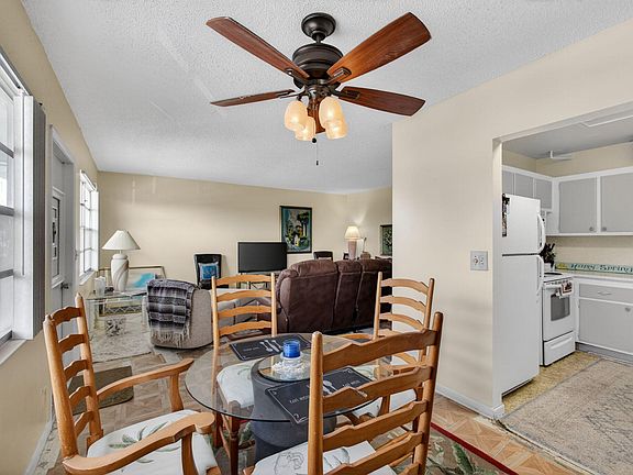 3rd image of 348 Wellington H