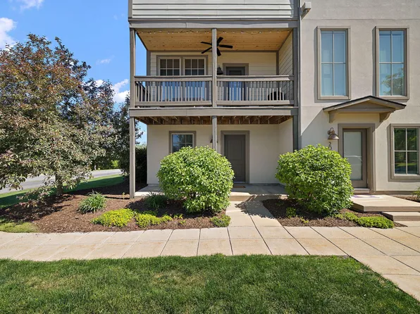 2084 Celadon Dr NE #89, Grand Rapids, MI 49525