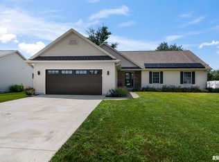 260 Blue Springs Dr, Sherman, IL 62684