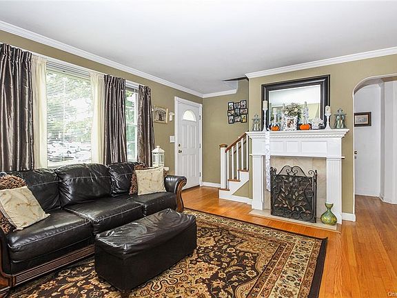 2nd image of 49 E Vincent St