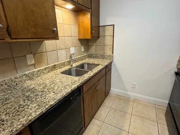 901 Illinois St, Lawrence, KS 66044