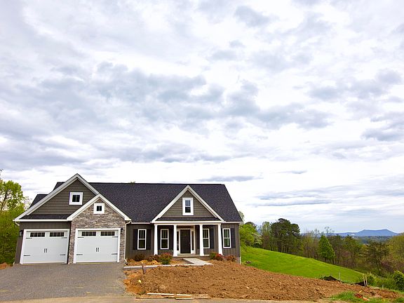 4th image of 733 Ambler Ln