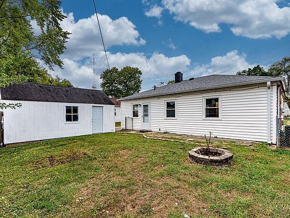 5th image of 122 Holly Ln