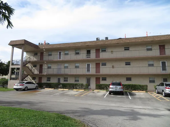 719 Lori Drive #302, Palm Springs, FL 33461