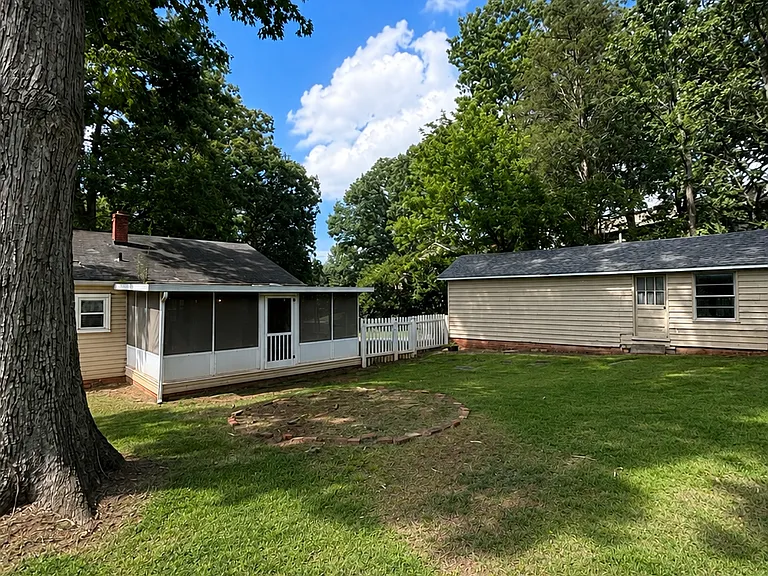 2606 Philip St — Photo 3