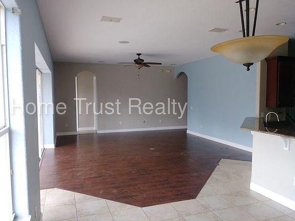 4th image of 21536 Draycott Way